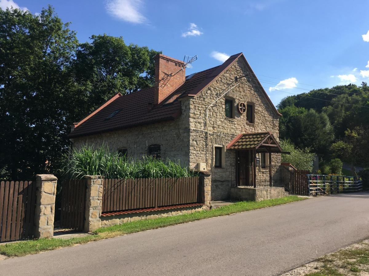 Villa Wisniowy Mlyn Wisniowa k Staszowa Esterno foto