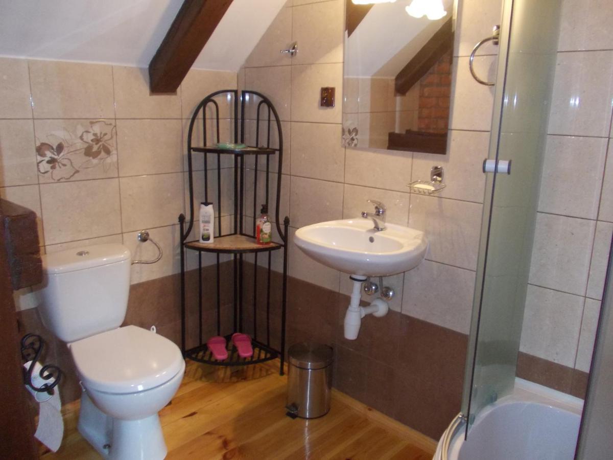 Villa Wisniowy Mlyn Wisniowa k Staszowa Esterno foto