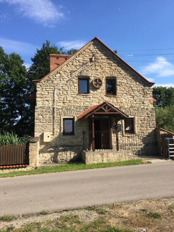 Villa Wisniowy Mlyn Wisniowa k Staszowa Esterno foto
